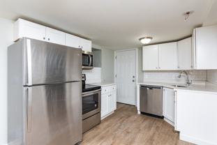 1431 W Flournoy St #G - Photo 1 of 1