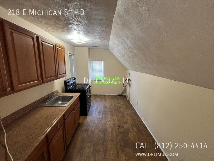 218 E Michigan St #B - Photo 2 of 23