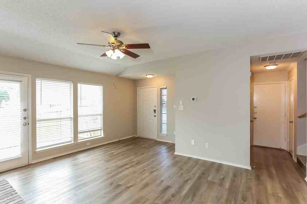 7445 Arbor Hill Dr - Photo 7 of 17