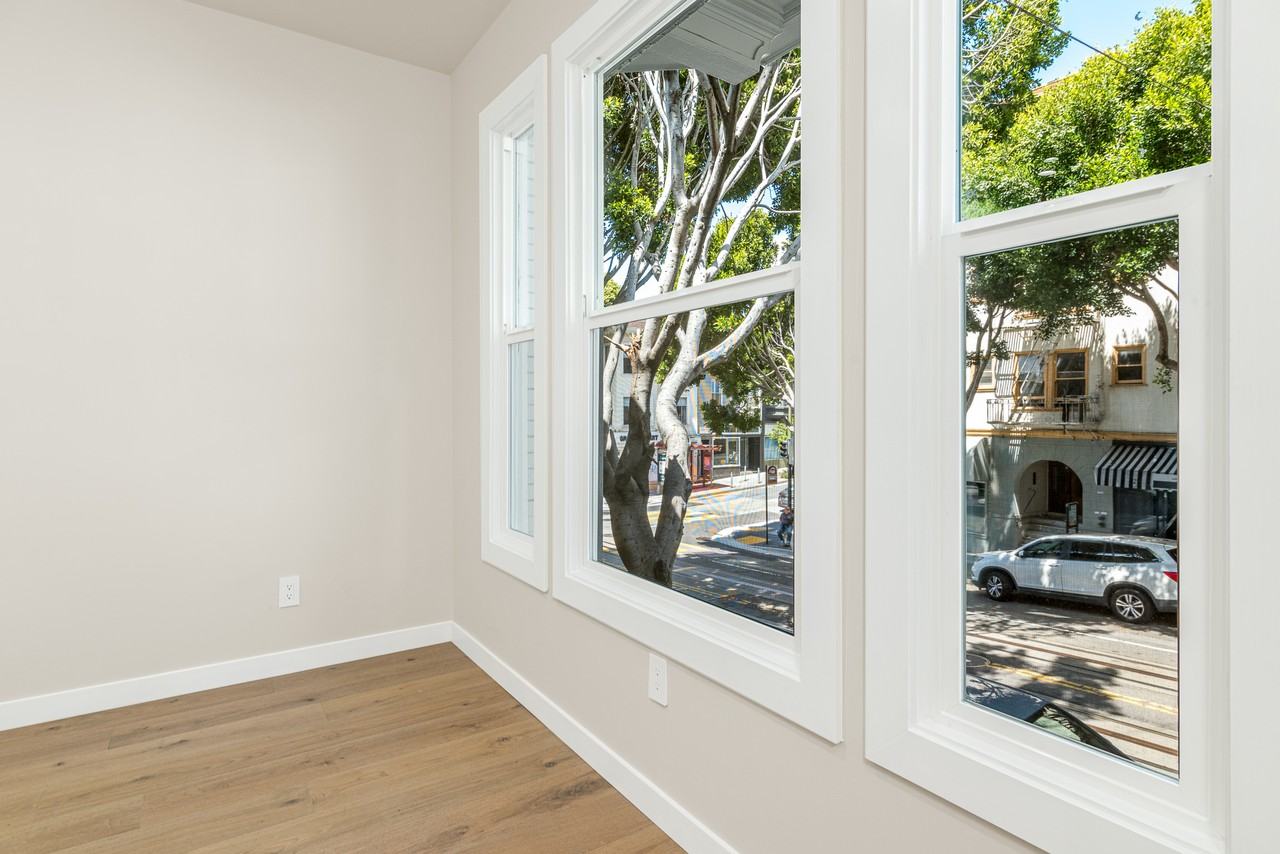 1555 Hyde St #5 - Photo 5 of 14