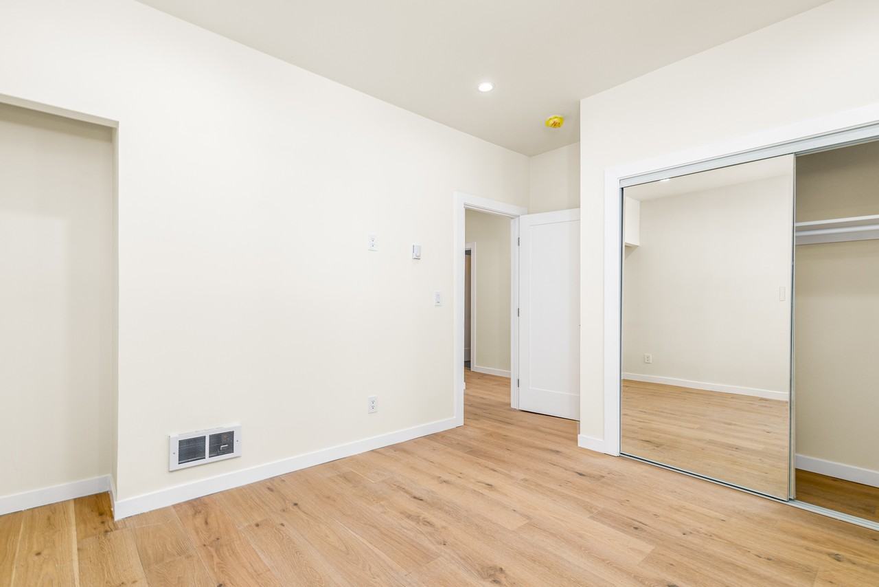 1555 Hyde St #5 - Photo 7 of 14