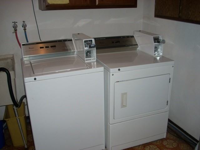 425 W Maine St - Photo 6 of 13