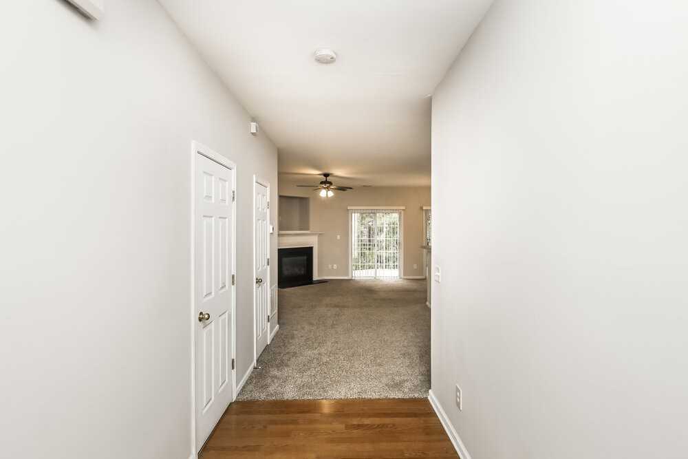 713 Celeste Ln Sw - Photo 4 of 25