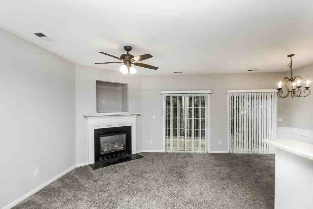 713 Celeste Ln Sw - Photo 7 of 25