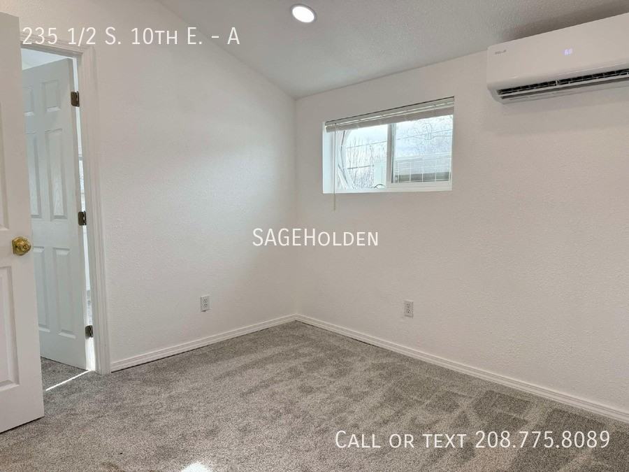 235 1/2 S 10th E #A - Photo 7 of 18