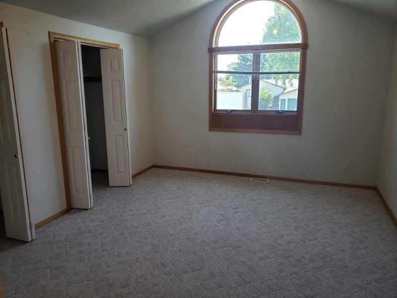 511 N 19th Ave - Photo 4 of 12