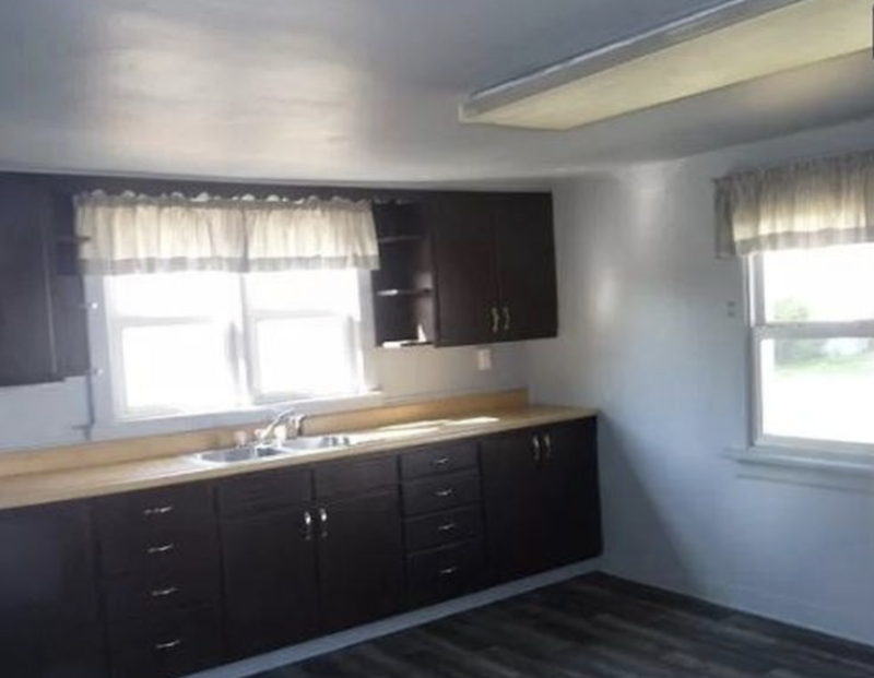 220 Kentucky Ave - Photo 3 of 9
