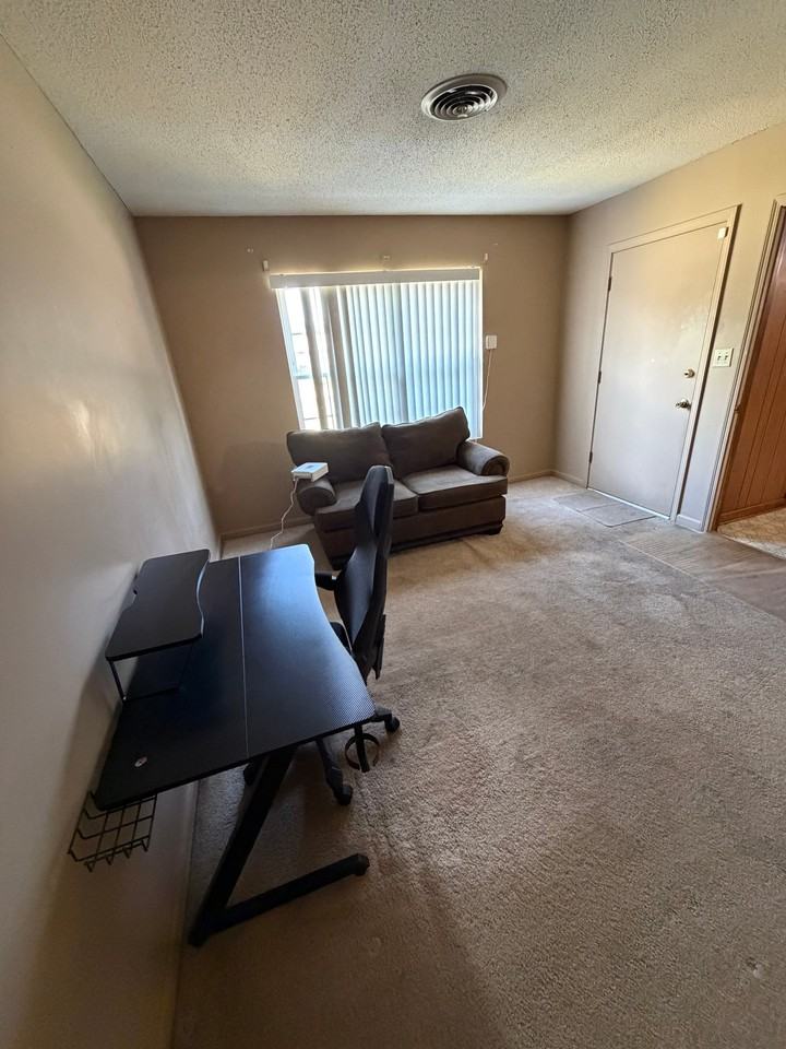 2802 Auburn St - Photo 2 of 20