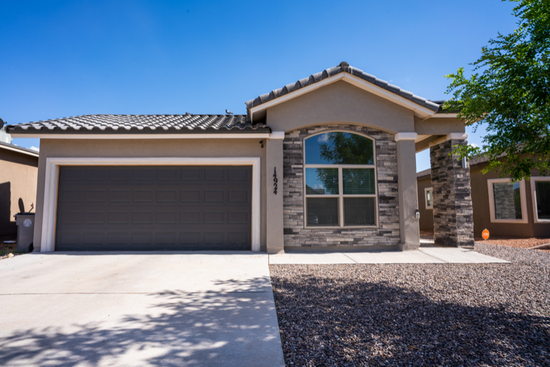 14924 Boer Trail Ave - Photo 2 of 33