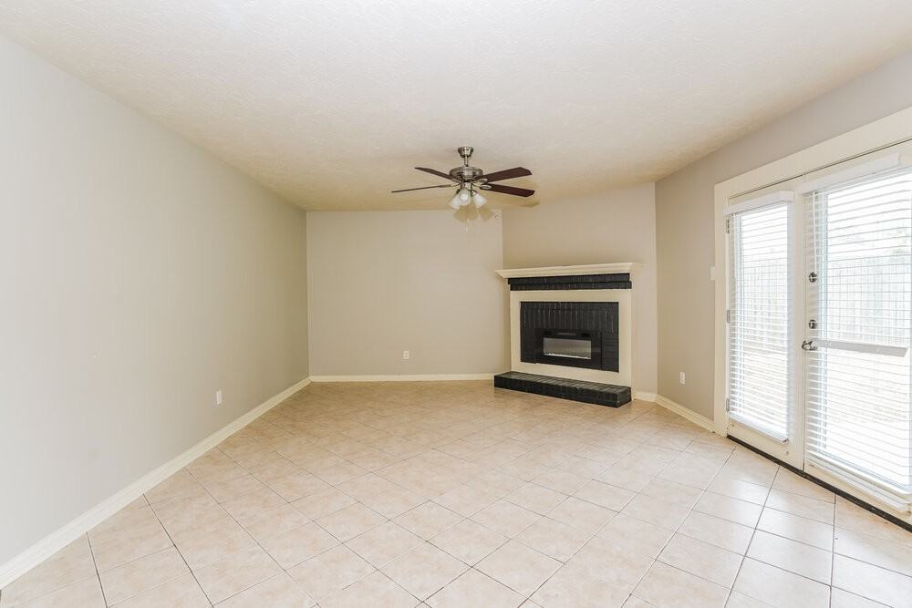 8310 Woodland Willows Dr - Photo 5 of 17