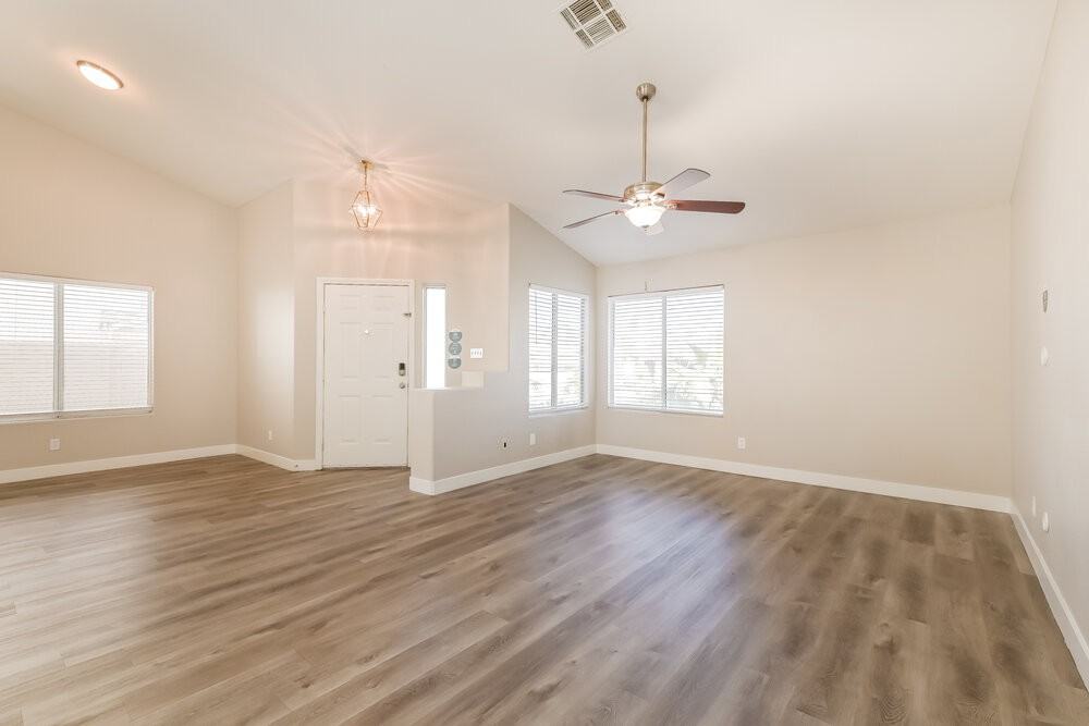 132 Park Ridge Ln - Photo 4 of 16