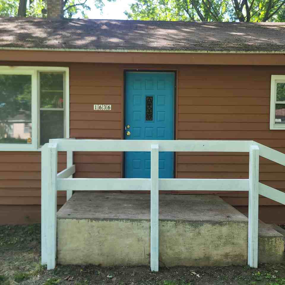 1636 Berrien Ave - Photo 2 of 8