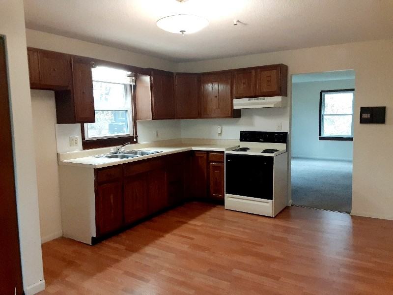 1636 Berrien Ave - Photo 4 of 8