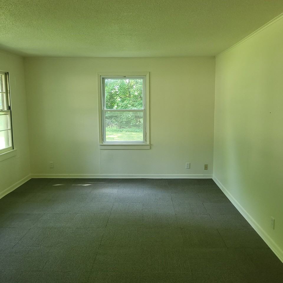 1636 Berrien Ave - Photo 7 of 8