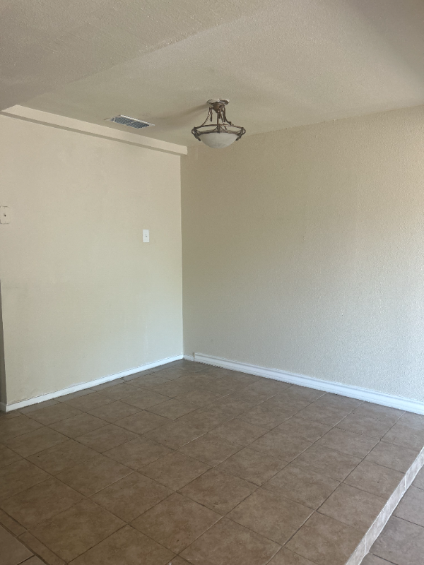 3101 E Price St #B - Photo 2 of 6