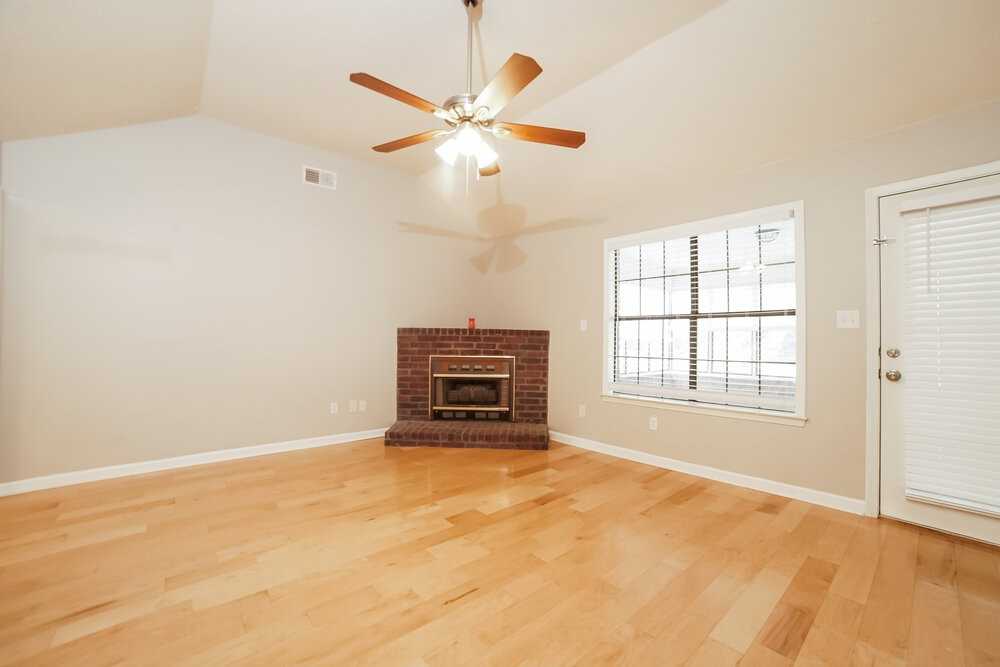 125 N Parkway St - Photo 4 of 19