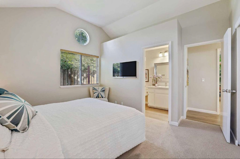 1736 Valdora St - Photo 4 of 6