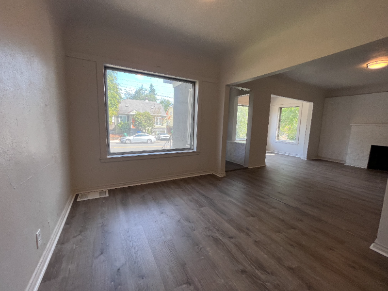 5543 25th Ave Ne - Photo 3 of 21