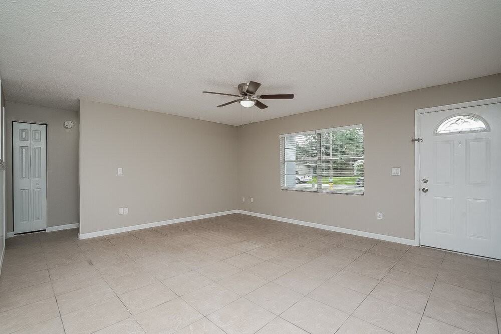 1070 Bridlewood Way - Photo 3 of 16