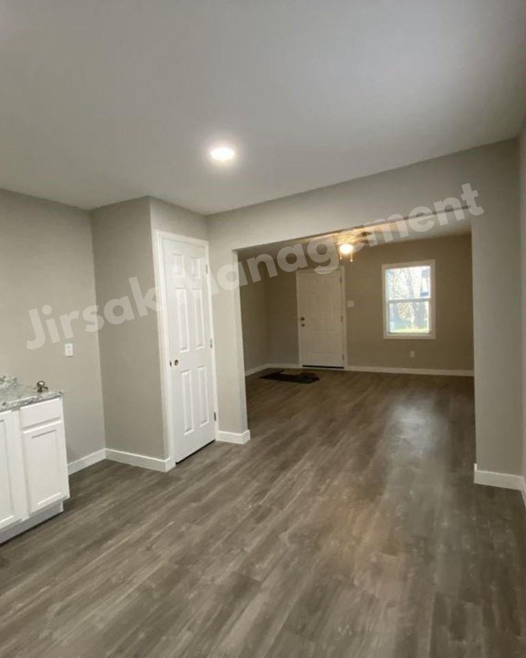 4724 Stokes St - Photo 2 of 6