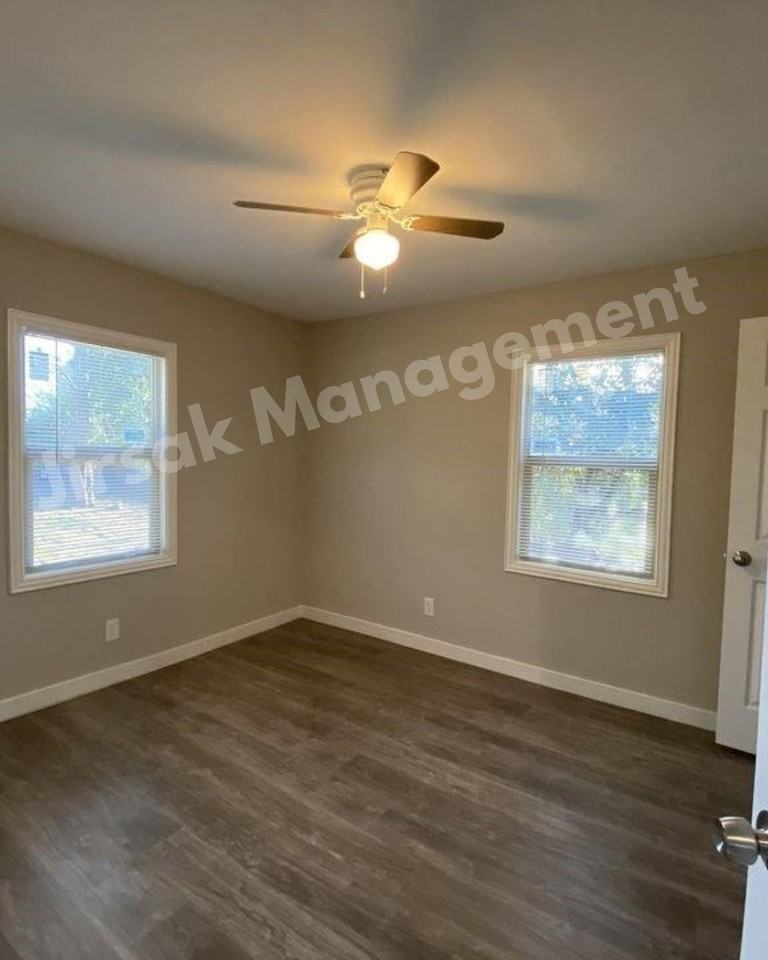 4724 Stokes St - Photo 5 of 6