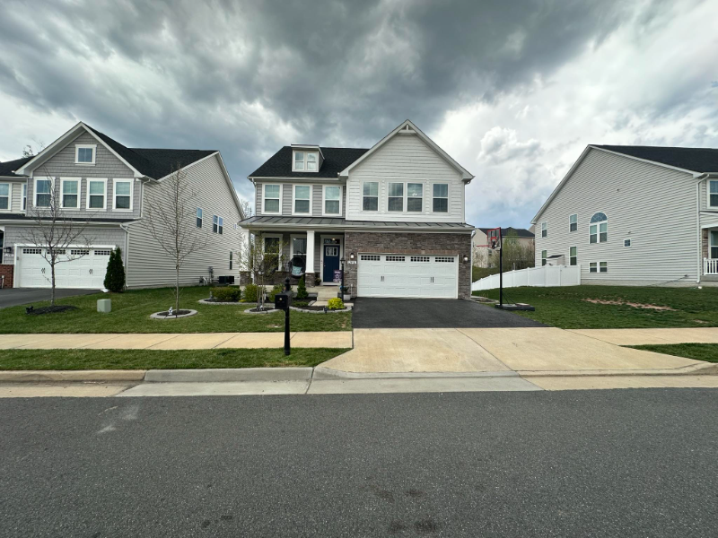 12436 Southington Dr - Photo 3 of 38