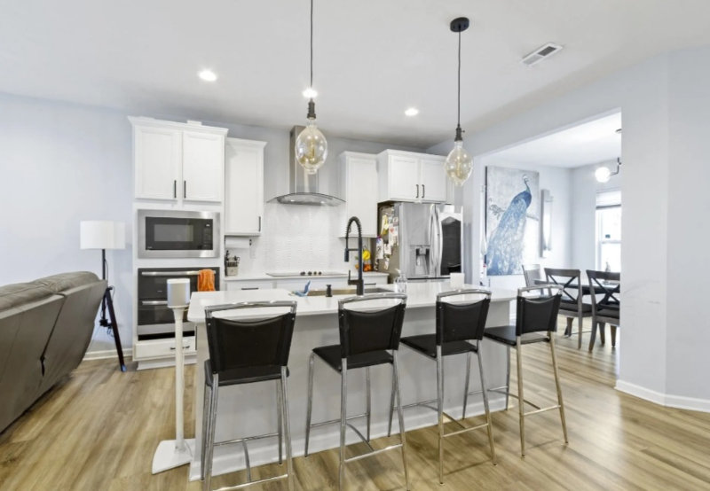 212 Haugh St - Photo 4 of 20