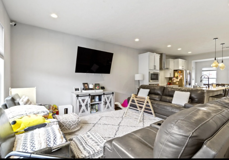 212 Haugh St - Photo 6 of 20
