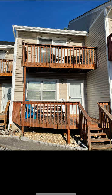 516 Lakeside Dock Dr #9 - Photo 5 of 19