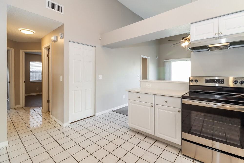 5303 Macbeth Ct - Photo 5 of 16