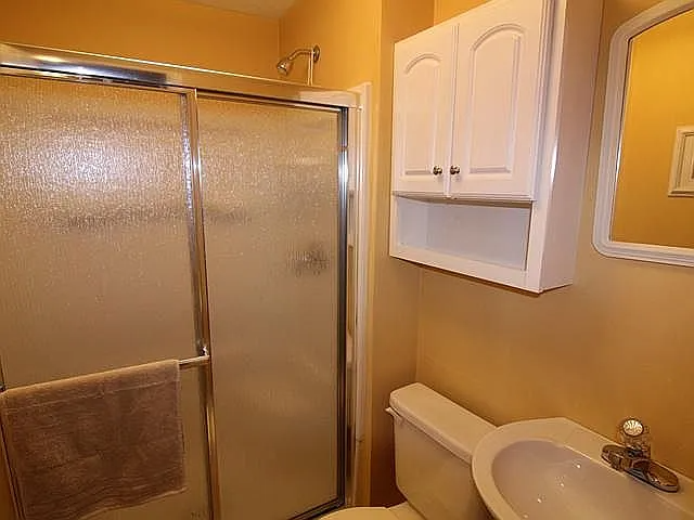 208 E Northwood Ave - Photo 7 of 10