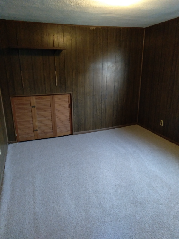 3915 Burnham Ave - Photo 4 of 12