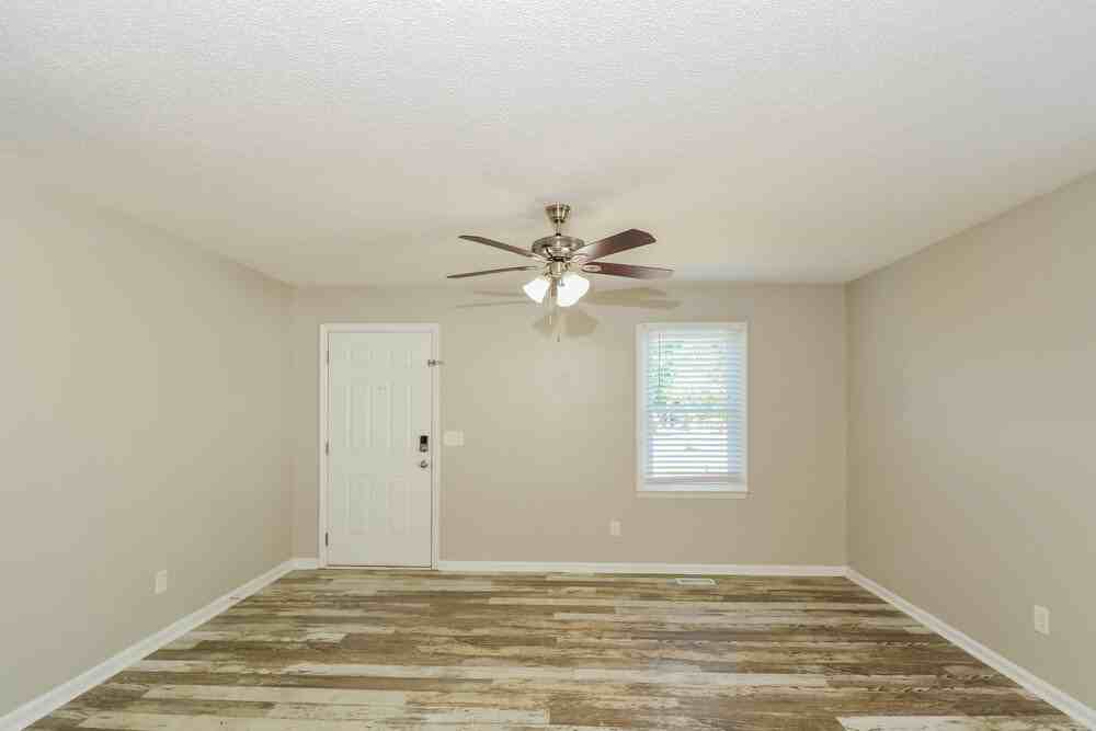808 Hepplewhite Ct - Photo 3 of 16