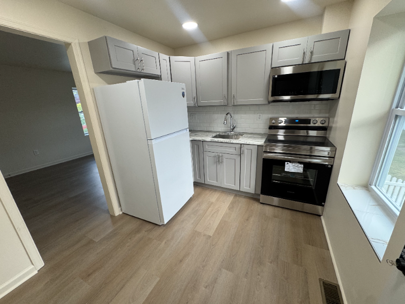 617A Fairview Ave #617B - Photo 2 of 12