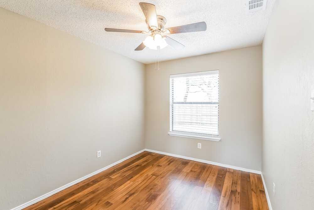1513 Long Shadow Ln - Photo 7 of 17