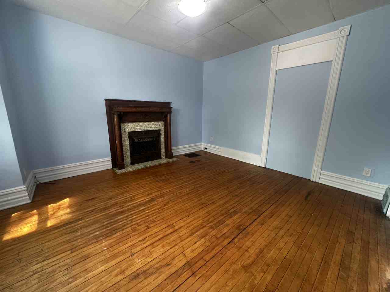 505 Kent St - Photo 3 of 20