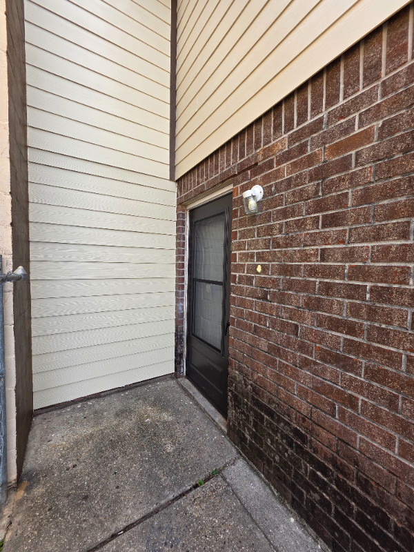 7831 Sail St - Photo 2 of 14