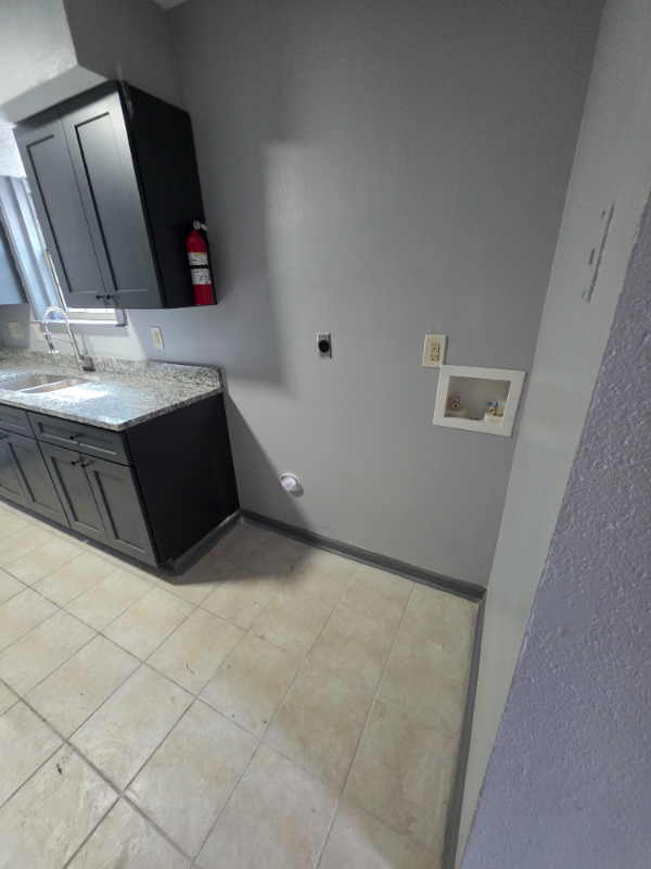 7831 Sail St - Photo 4 of 14