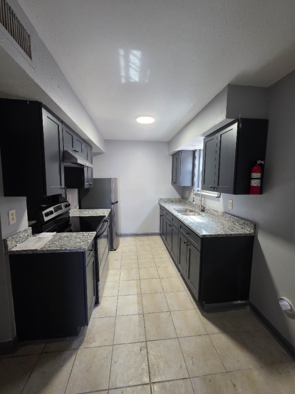 7831 Sail St - Photo 5 of 14