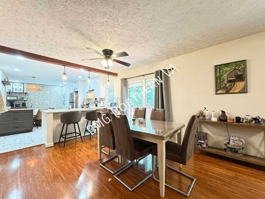 3821 Jocelyn Dr - Photo 5 of 34
