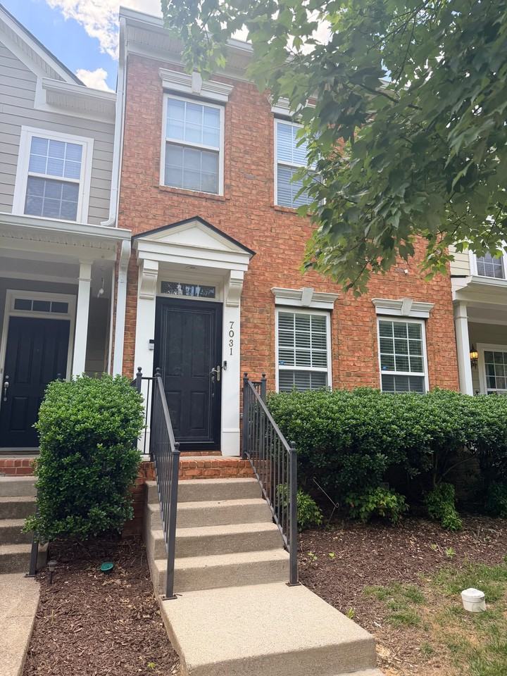 7031 Sunnywood Dr - Photo 3 of 24