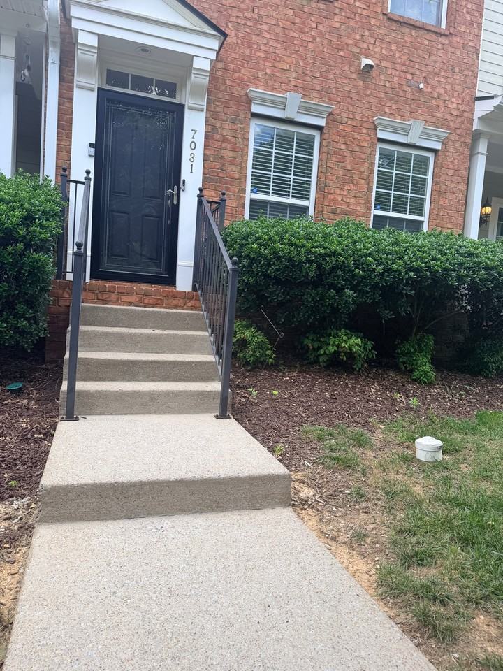 7031 Sunnywood Dr - Photo 4 of 24