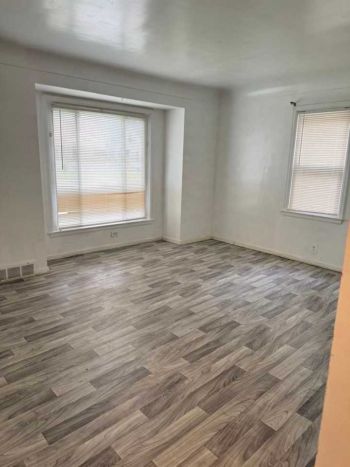 5813 Edwards Ave - Photo 2 of 13