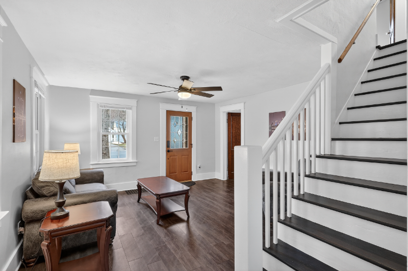 430 N Linden St - Photo 4 of 20