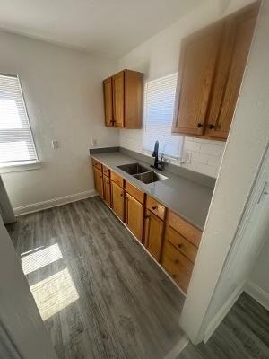 1807 E Walnut St - Photo 3 of 15