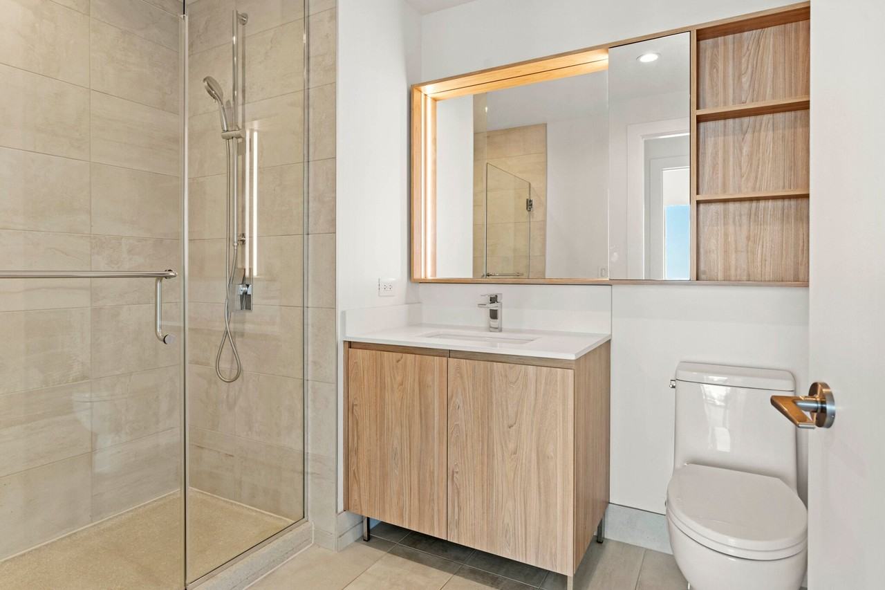 338 W Hill St - Photo 4 of 8
