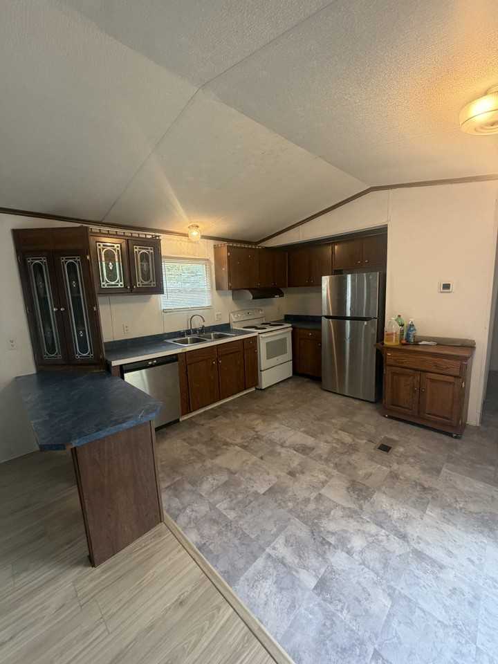7539 R H Rd - Photo 5 of 17