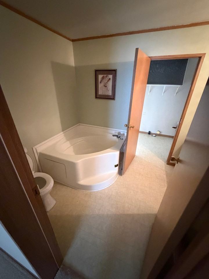 229 Taylor Dr - Photo 5 of 10