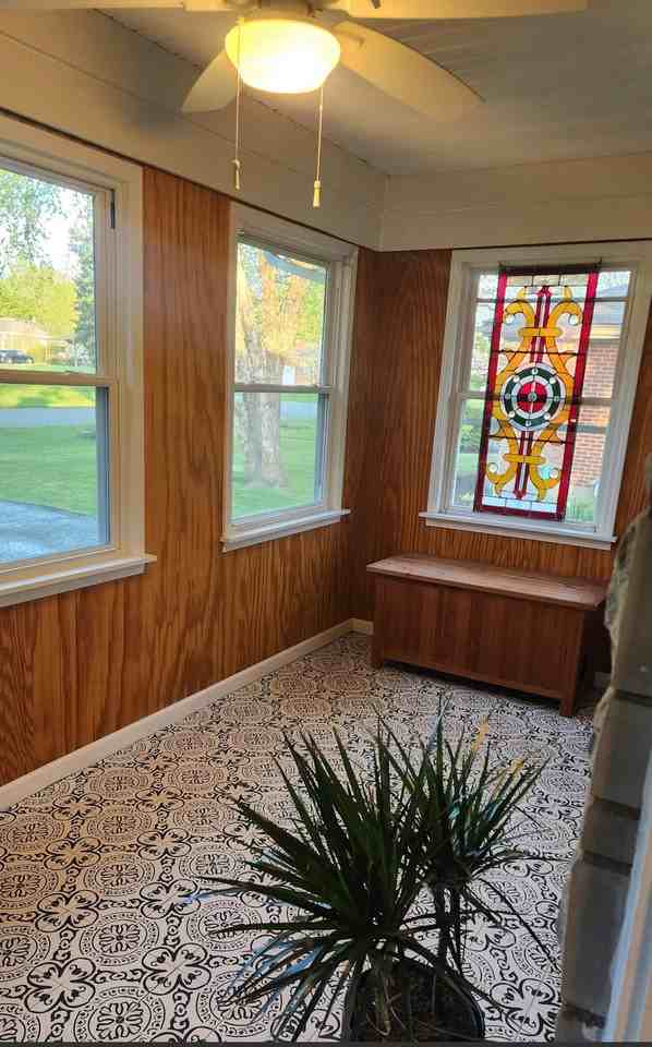 2830 Esther Blvd - Photo 4 of 18