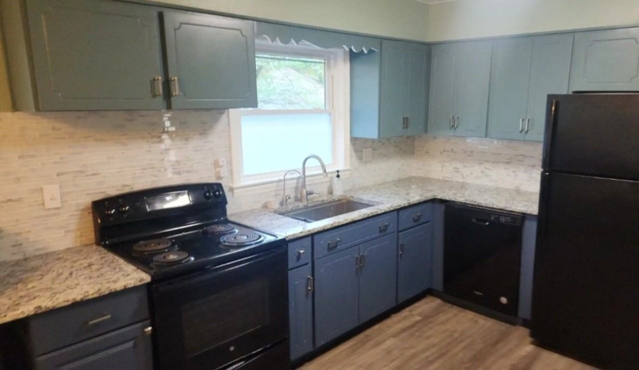 2830 Esther Blvd - Photo 5 of 18